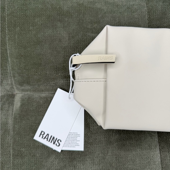PRICE FIRM Rains Wash Bag Small Toiletry Bag Waterproof Dune NEW w/Tags MSRP $34 - Picture 2 of 16